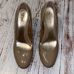 Patent nude pump